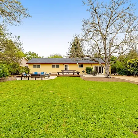 Kenwood Retreat Villa